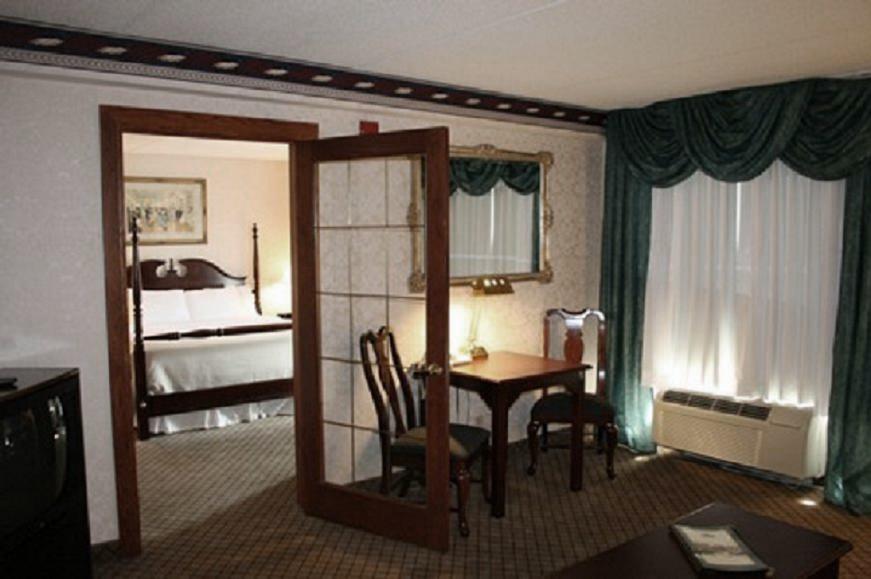 The Plaza Hotel & Suites Winona Quarto foto